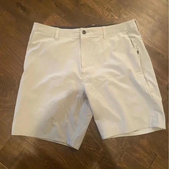 Vuori Men’s Short - Picture 2 of 5